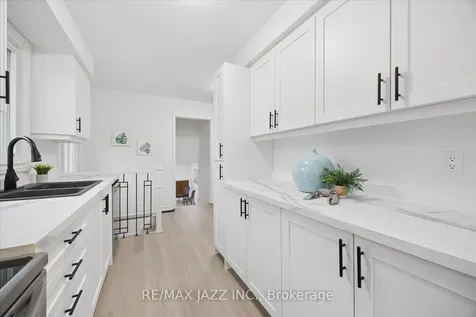 14 Penfound Drive Clarington ON L1C 4C5