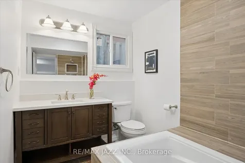 14 Penfound Drive Clarington ON L1C 4C5