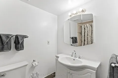 40 Chichester Place Toronto ON M1T 3R6