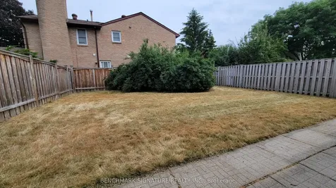 35 Wintermute Boulevard Toronto ON M1W 3M5