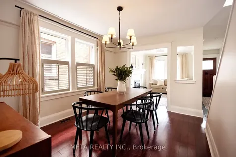 176 Gainsborough Road Toronto ON M4L 3C4