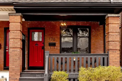176 Gainsborough Road Toronto ON M4L 3C4