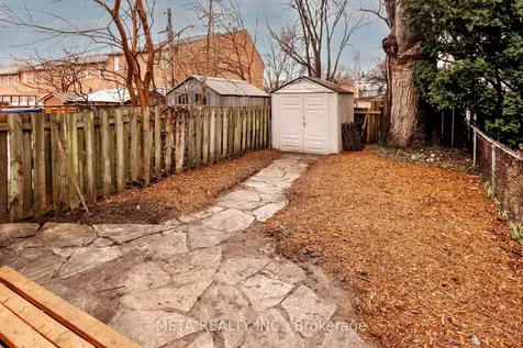 176 Gainsborough Road Toronto ON M4L 3C4