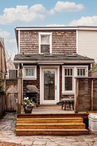 176 Gainsborough Road Toronto ON M4L 3C4