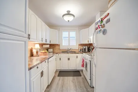 804 Byron Street S Whitby ON L1N 4R8