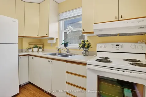 128 Woodfern Drive Toronto ON M1K 2L5