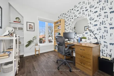 95 Dunkirk Road Toronto ON M4C 2M5