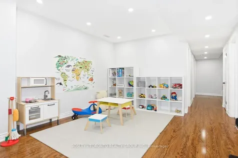95 Dunkirk Road Toronto ON M4C 2M5
