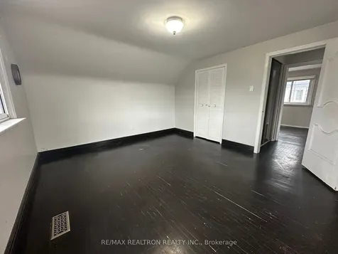 125 Treverton Drive Toronto ON M1K 3T1