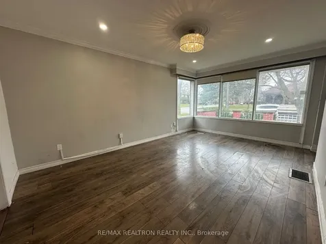 125 Treverton Drive Toronto ON M1K 3T1