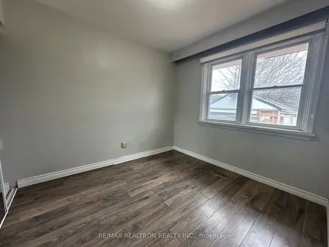 125 Treverton Drive Toronto ON M1K 3T1