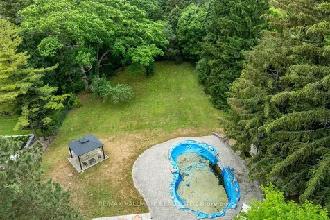 1382 Rougemount Drive Pickering ON L1V 1N1