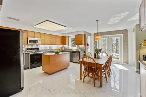 39 Kennett Drive Whitby ON L1P 1L5