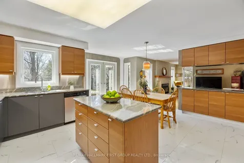 39 Kennett Drive Whitby ON L1P 1L5