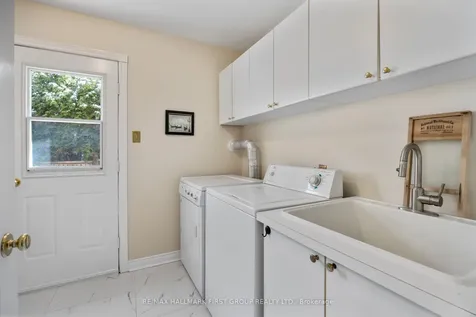 39 Kennett Drive Whitby ON L1P 1L5