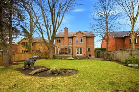 39 Kennett Drive Whitby ON L1P 1L5