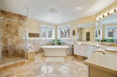 39 Kennett Drive Whitby ON L1P 1L5