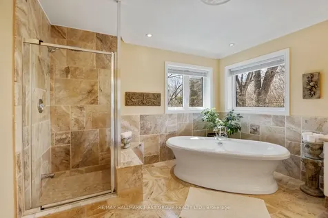 39 Kennett Drive Whitby ON L1P 1L5