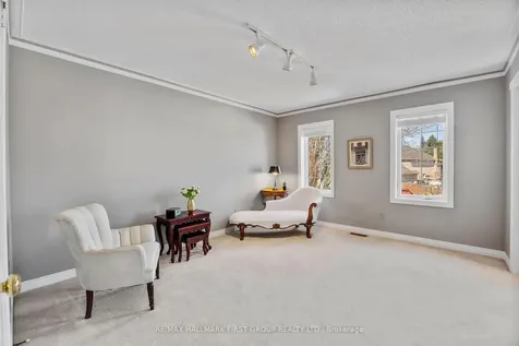 39 Kennett Drive Whitby ON L1P 1L5