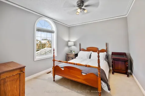 39 Kennett Drive Whitby ON L1P 1L5