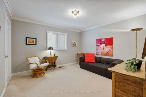 39 Kennett Drive Whitby ON L1P 1L5