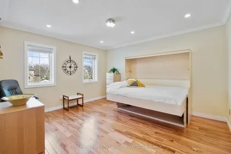 39 Kennett Drive Whitby ON L1P 1L5