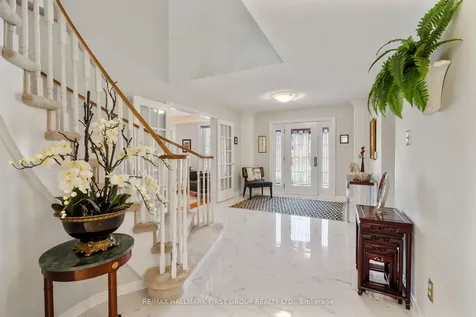 39 Kennett Drive Whitby ON L1P 1L5