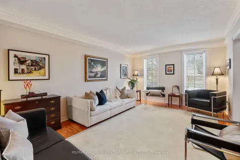 39 Kennett Drive Whitby ON L1P 1L5