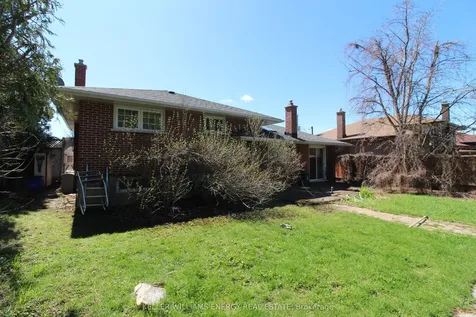 630 Buchan Avenue Oshawa ON L1J 3A3