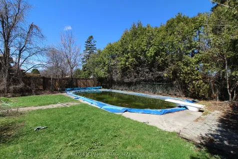 630 Buchan Avenue Oshawa ON L1J 3A3