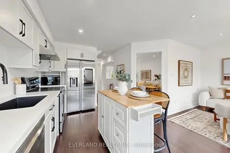 50 Shenandoah Drive Whitby ON L1P 1T3