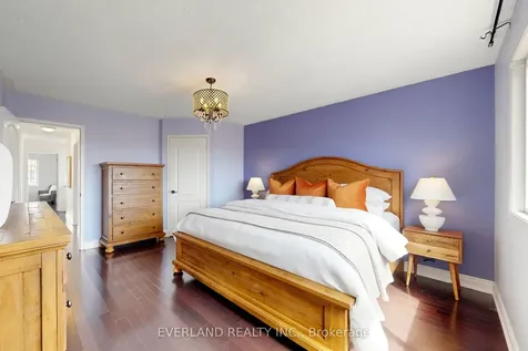 50 Shenandoah Drive Whitby ON L1P 1T3