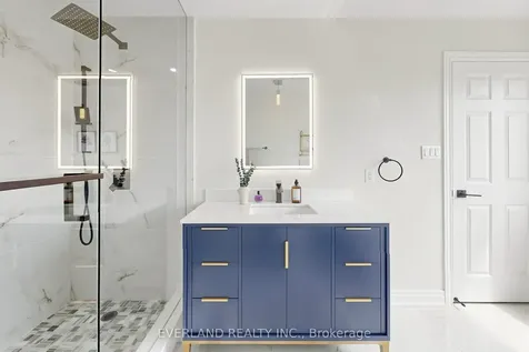 50 Shenandoah Drive Whitby ON L1P 1T3