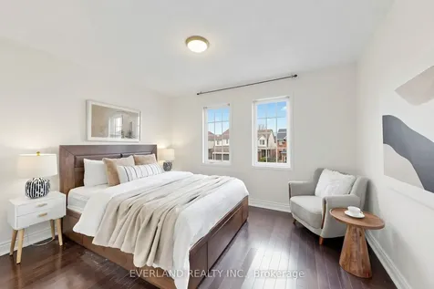 50 Shenandoah Drive Whitby ON L1P 1T3