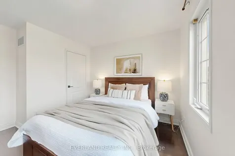 50 Shenandoah Drive Whitby ON L1P 1T3