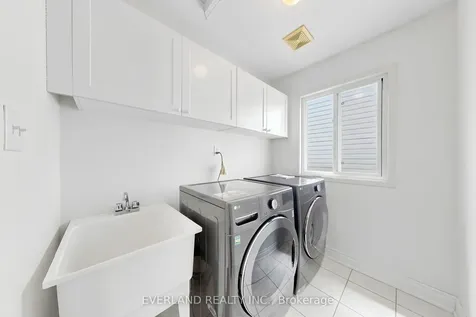 50 Shenandoah Drive Whitby ON L1P 1T3