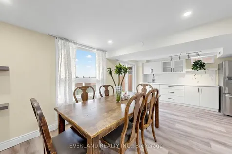 50 Shenandoah Drive Whitby ON L1P 1T3