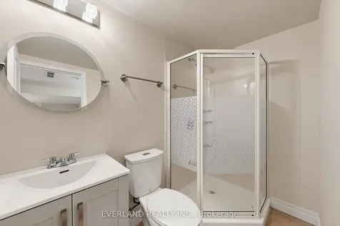 50 Shenandoah Drive Whitby ON L1P 1T3