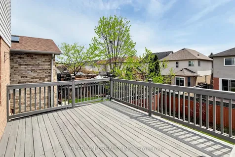 50 Shenandoah Drive Whitby ON L1P 1T3