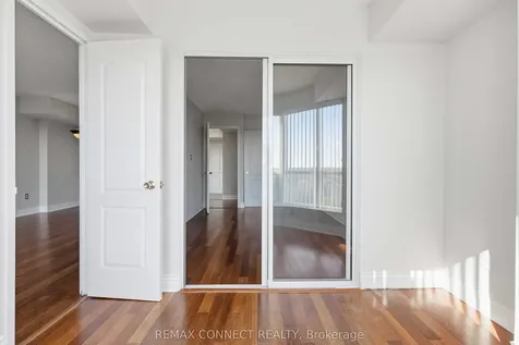712 Rossland Road Whitby ON L1N 9E8