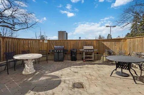 712 Rossland Road Whitby ON L1N 9E8