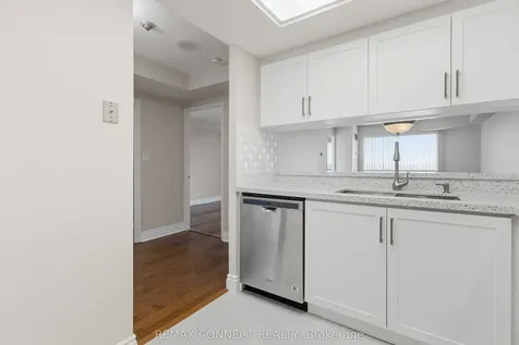 712 Rossland Road Whitby ON L1N 9E8