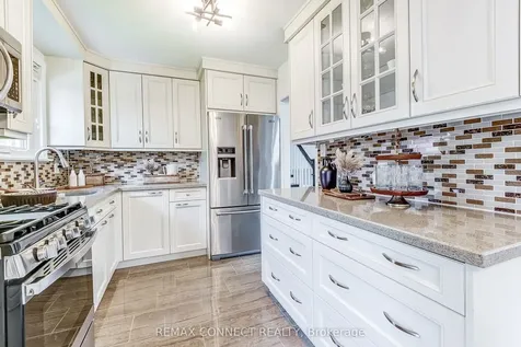 22 Ravine Park Crescent Toronto ON M1C 2M3
