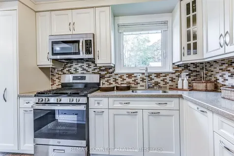 22 Ravine Park Crescent Toronto ON M1C 2M3
