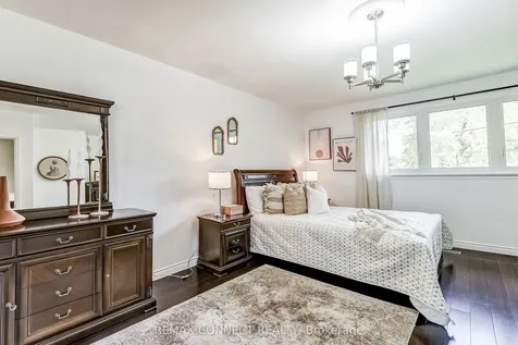 22 Ravine Park Crescent Toronto ON M1C 2M3