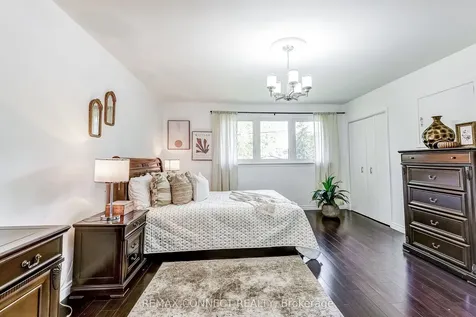 22 Ravine Park Crescent Toronto ON M1C 2M3