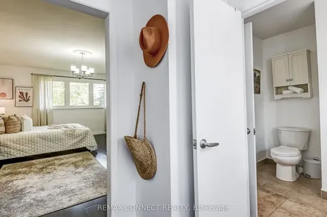 22 Ravine Park Crescent Toronto ON M1C 2M3