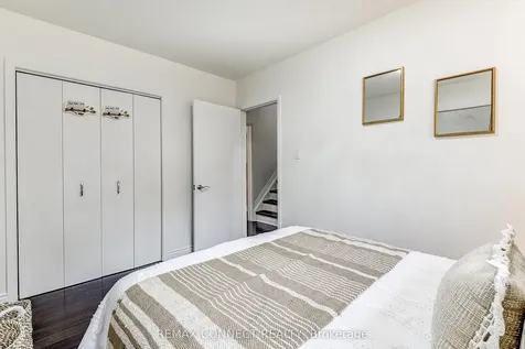 22 Ravine Park Crescent Toronto ON M1C 2M3