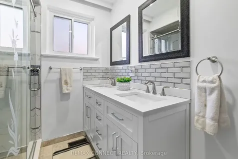 22 Ravine Park Crescent Toronto ON M1C 2M3