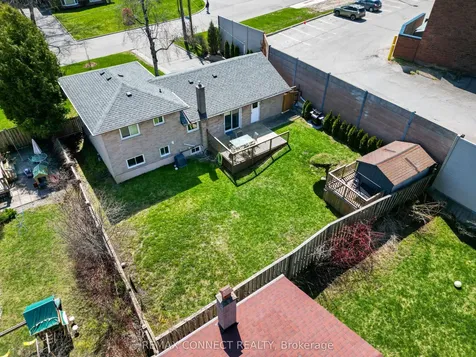 22 Ravine Park Crescent Toronto ON M1C 2M3